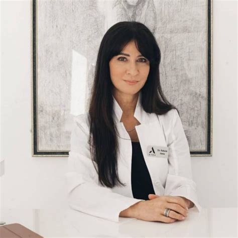 Dr. med. Raluca Hera .